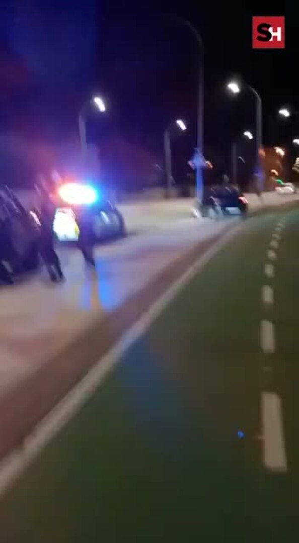 Estrella su coche contra un farola en la Avenida Padre Ignacio Ellacuría de Salamanca