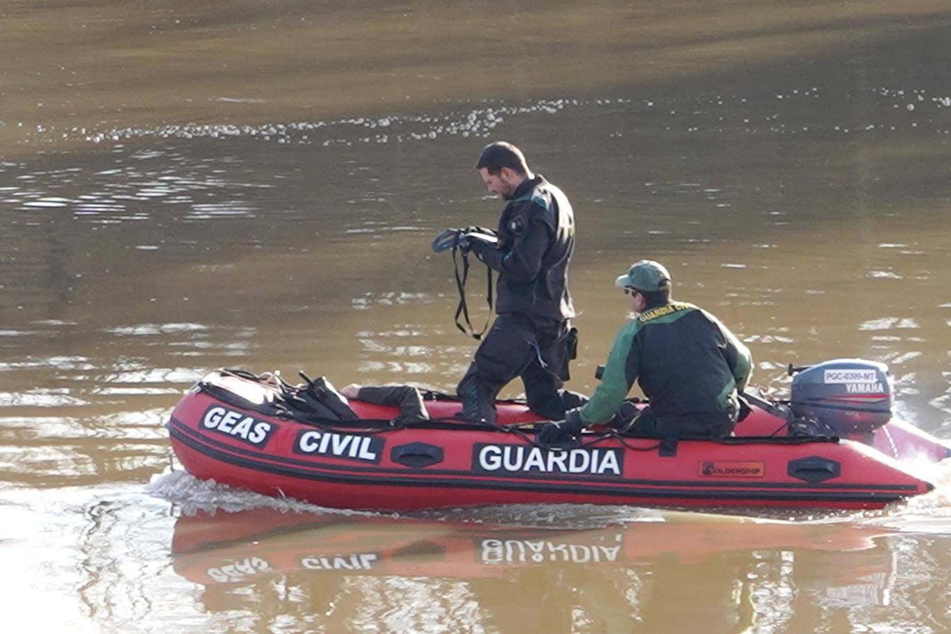 La Guardia Civil localiza uno de los cuerpos del ultraligero que se estrelló en el Duero
