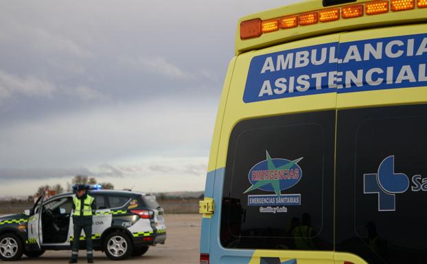 Un varón de 57 años, herido tras colisionar con un camión