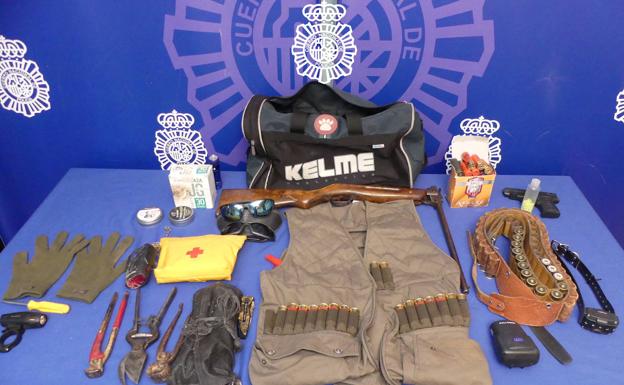 Detenido tras robar de un coche en Pizarrales una escopeta y cartuchos