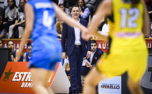 Íñiguez: «No ha habido partido, han sido absolutamente superiores en todo»