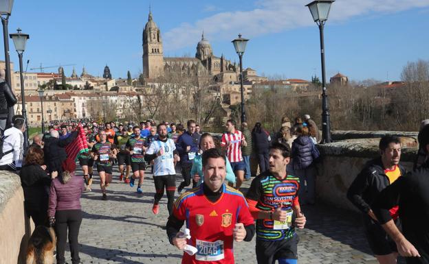 Aviva e Insolamis reciben 6.400 euros del XVI Chip Solidario de la San Silvestre Salmantina