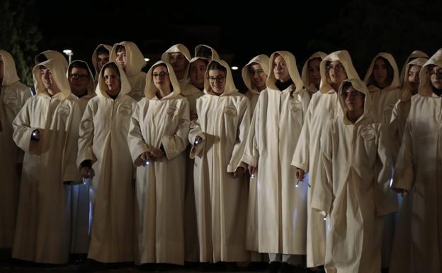 300 niños y jóvenes protagonizan la procesión de la luz y el concierto de Navidad