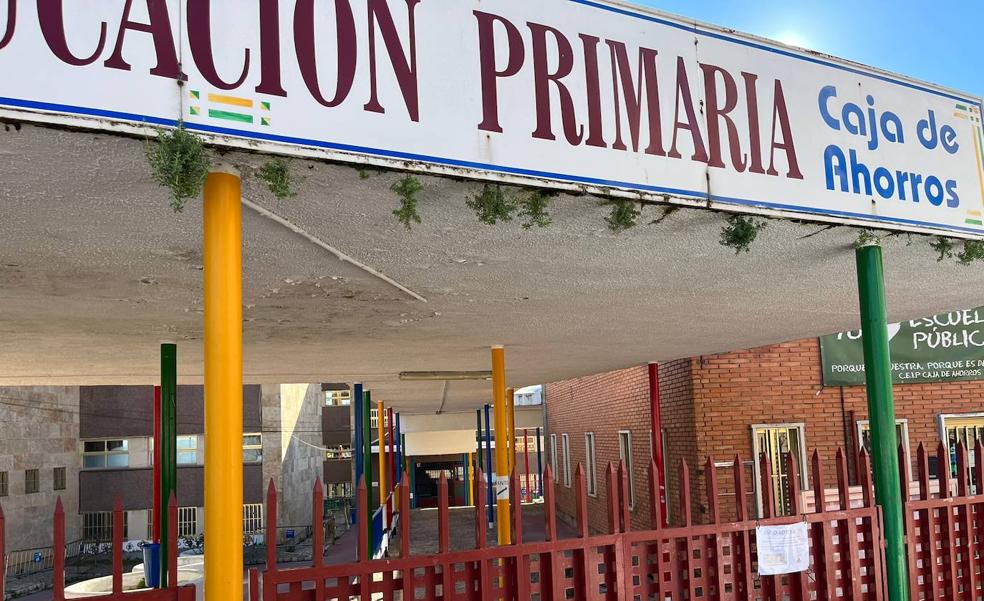 El Procurador apremia a Educación para que agilice el arreglo del CEIP Caja de Ahorros