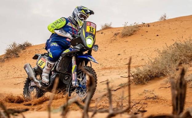 Santolino supera la jornada sin errores y escala puestos en la general