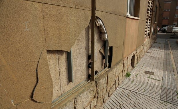 Malestar en San José por el deterioro de las viejas fachadas de uralita