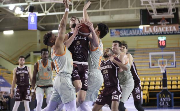 El CB Tormes supera con altibajos al colista Baskonia