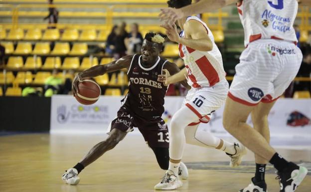 Bright Mensah da el salto a la LEB Oro con Melilla desde La Antigua CB Tormes