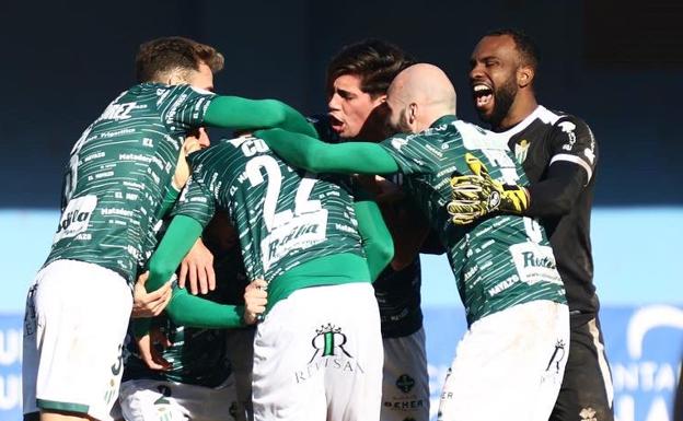 Johan Guzmán recibió insultos racistas en Avilés