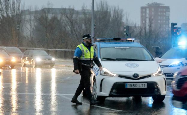 Herido un motorista de 53 años en la rotonda de Buenos Aires