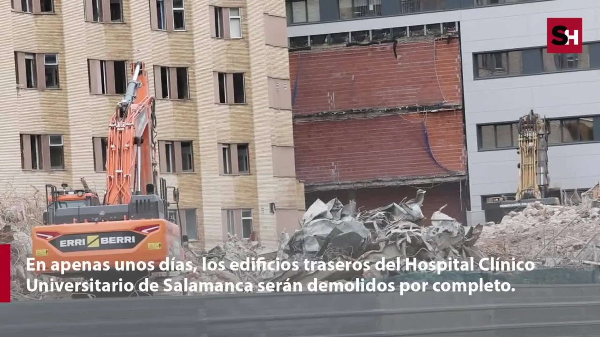 Derribo del edificio más alto del antiguo hospital