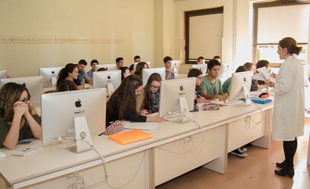 Más plazas en la facultad de Medicina para paliar la falta de médicos