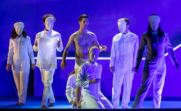 Alejo Sauras y Mina El Hammani presentan su nuevo proyecto en el Teatro Liceo