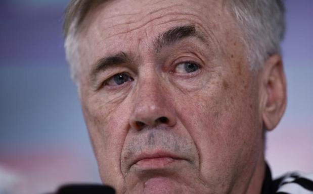 Ancelotti: «Antes de presionar, hay que controlar bien la espalda»