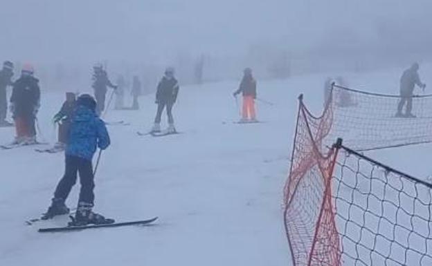 La Covatilla inaugura hoy la tardía temporada de esquí de este invierno