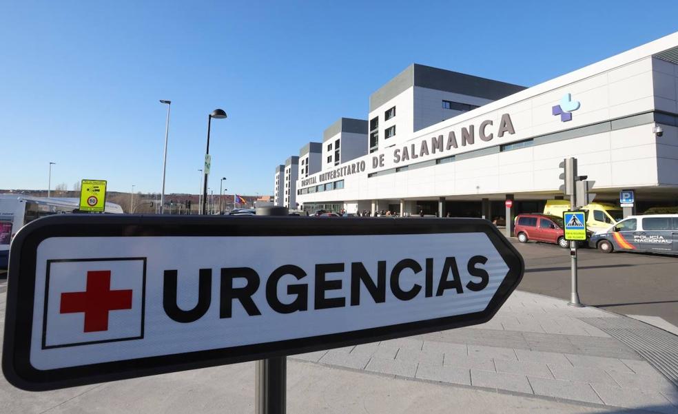 Sobrevivir a 20 horas en Urgencias en Salamanca: «No olvidaré a la enfermera que me trajo una cama»