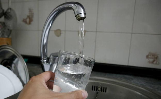 El agua de Salamanca, de las más económicas pero entre las que más subió en 2022