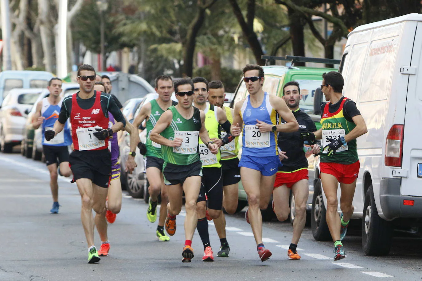 Varios corredores afrontan una edición anterior de la Media Maratón de Salamanca. 