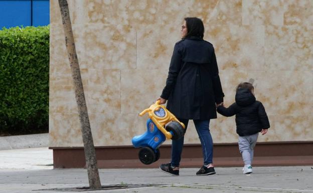 Tramitadas en Salamanca 2.480 prestaciones por nacimiento y cuidado de menores en 2022