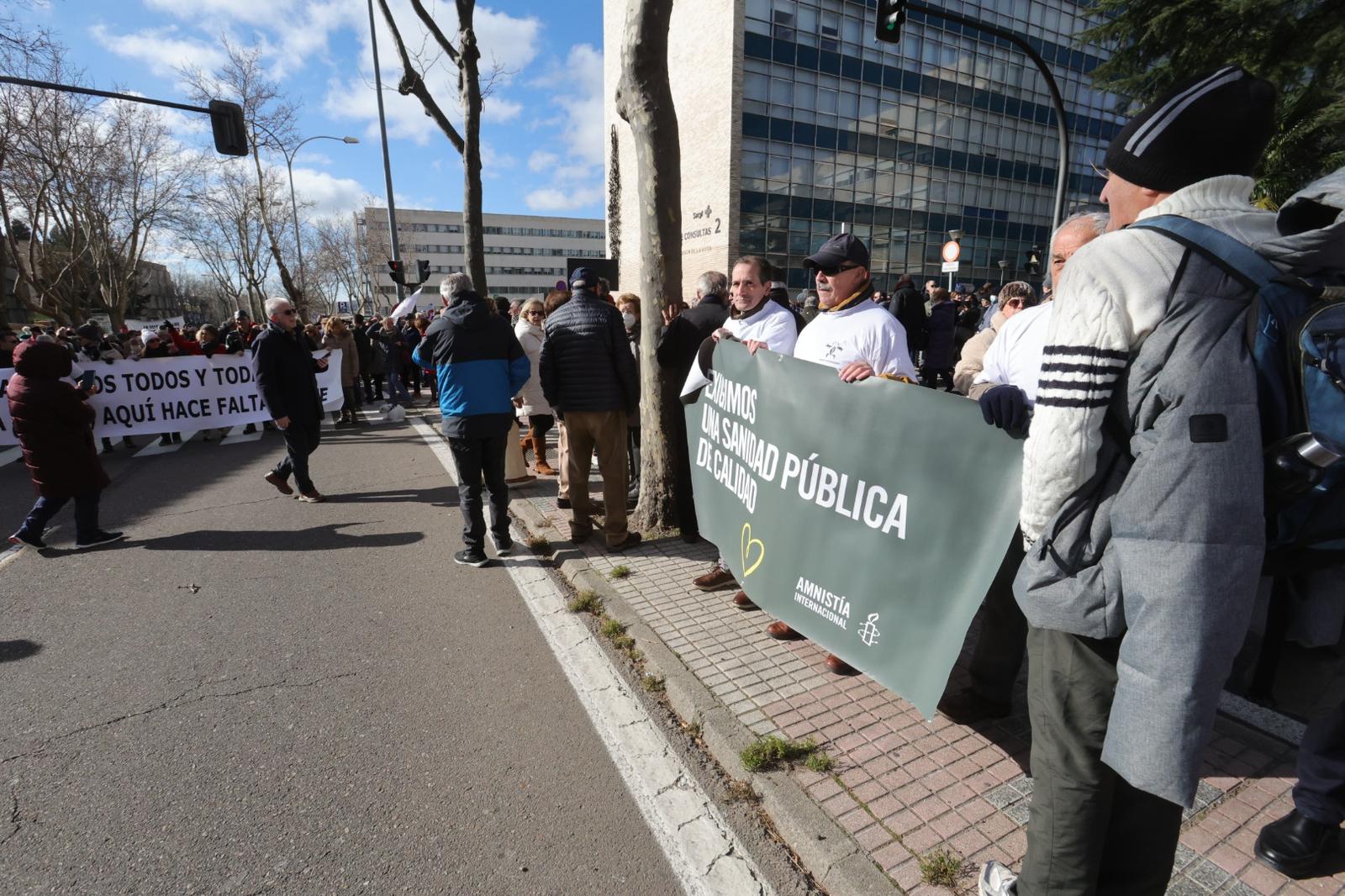 MIles de personas participan en la Marea Blanca de Salamanca