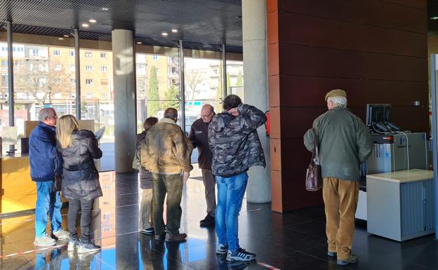 El colapso de la Seguridad Social deja aglomeraciones esperando una cita en Salamanca