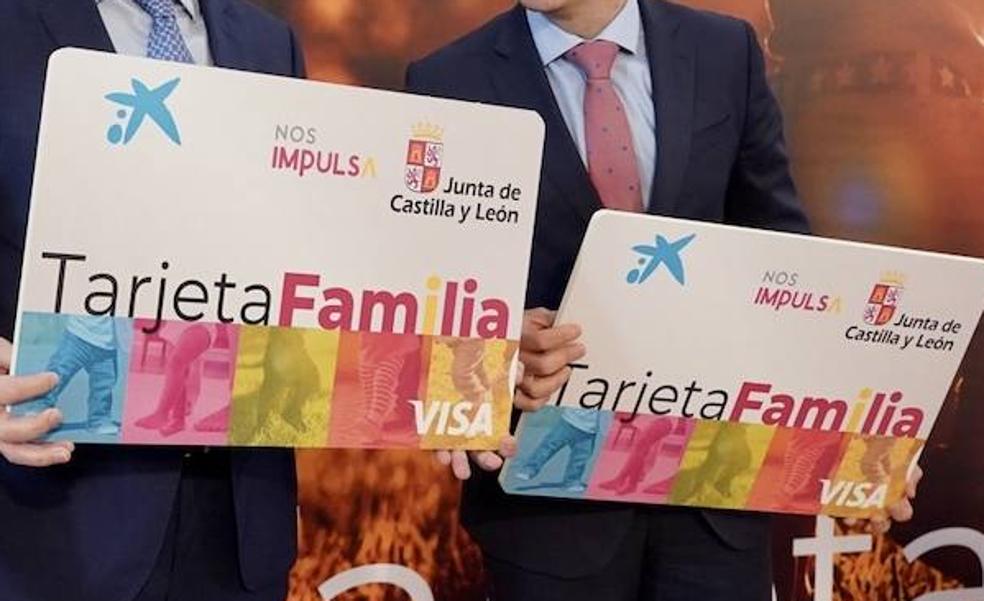 Así funciona la tarjeta bebé de 2.500 euros de Castilla y León: cómo pedirla y gastarla