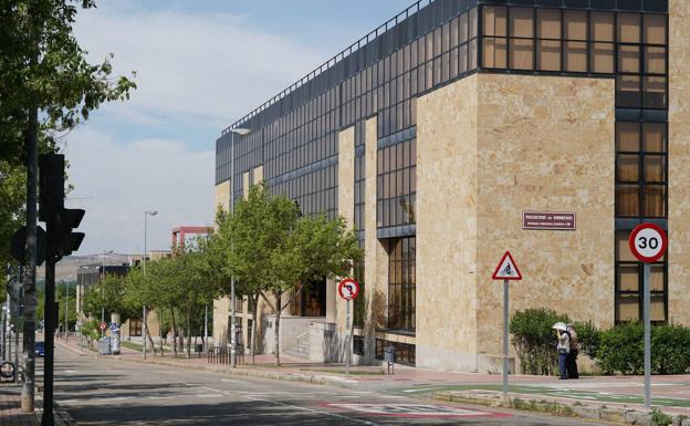 La Junta concreta la anunciada rebaja de tasas universitarias para el curso 2023-24