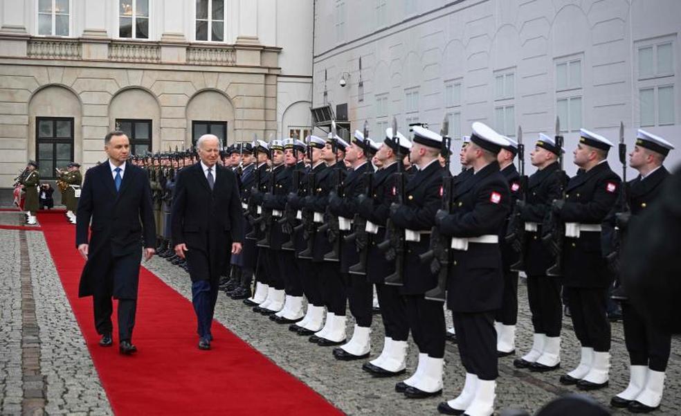 Biden asegura en Polonia que «la cobarde ansia de poder de Putin fracasará»