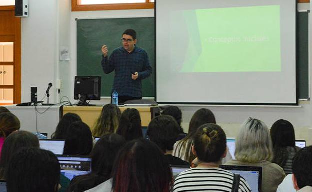 La USAL refuerza su plantilla completando la oferta de empleo para docentes de este curso