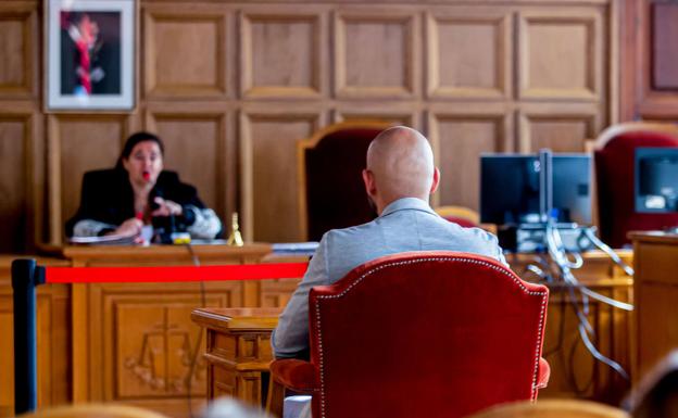 Un año de prisión por agresión al hombre que abofeteó a su esposa en TikTok