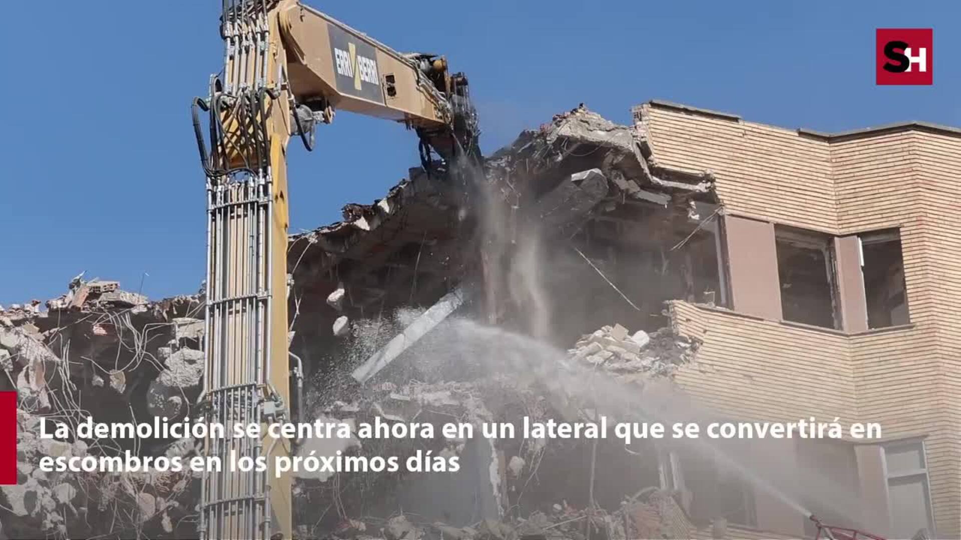 El derribo del Clínico se centra ahora en la parte lateral