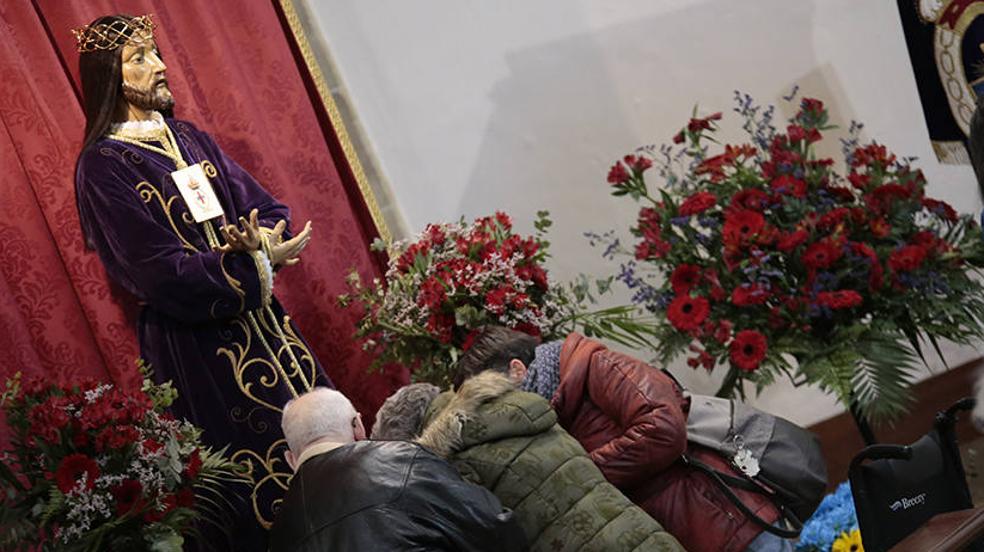 Besapiés a Jesús Rescatado en Salamanca