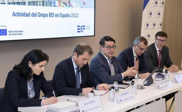 El BEI mantiene el préstamo de 150 millones a España pese al fiasco de los trenes del Cantábrico