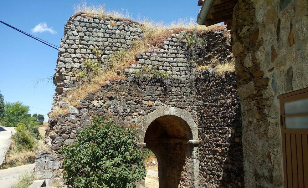 La deteriorada muralla de Monleón no consigue apoyo para su declaración como BIC