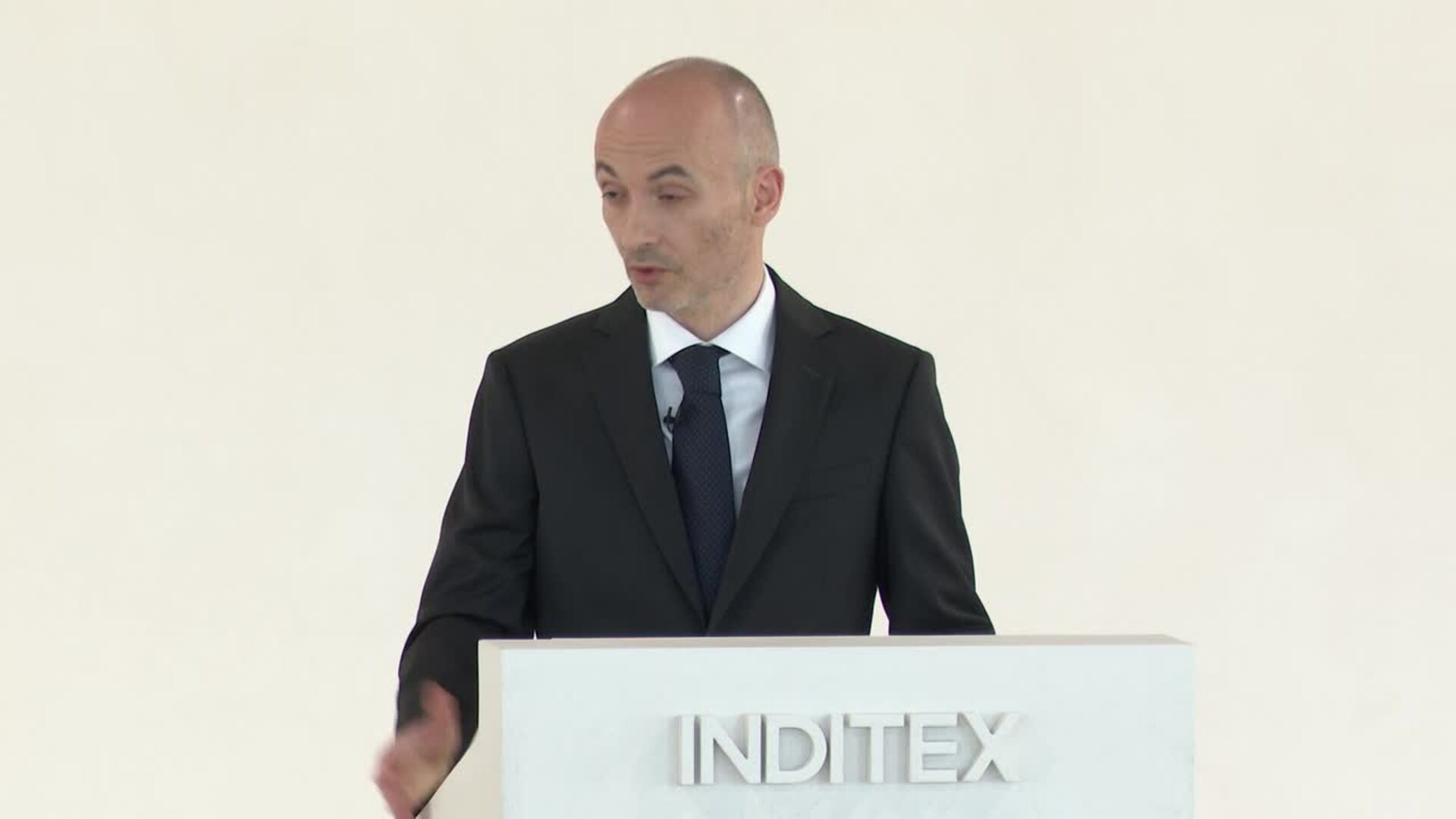 Maceiras dice que venta del negocio de Inditex a Daher está pendiente de autorización administrativa