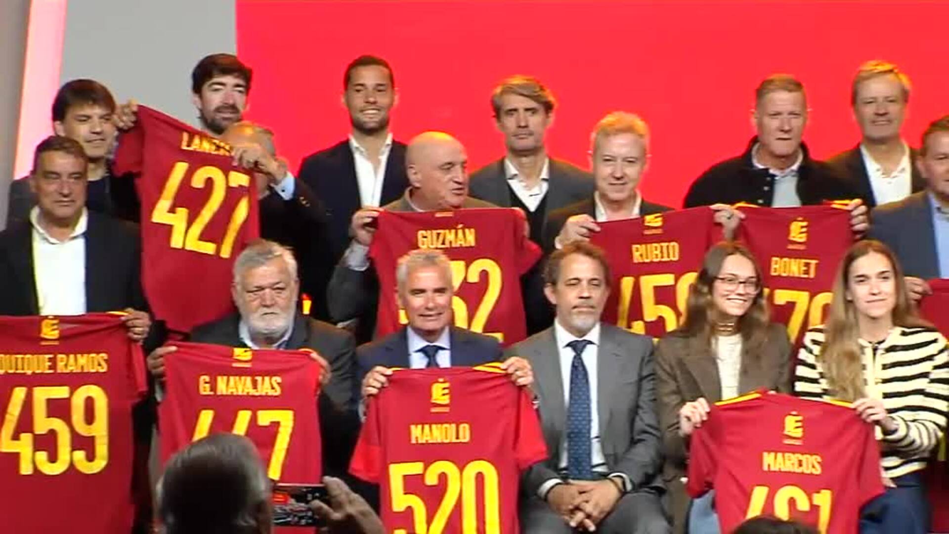 Homenaje a los jugadores internacionales de la Roja vinculados a Madrid
